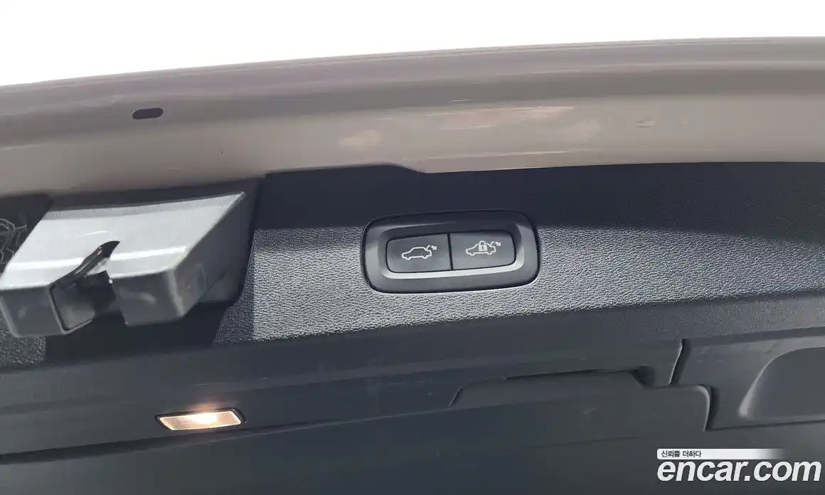 Volvo V60 2021 2.0 автомат (гидро), фото 32