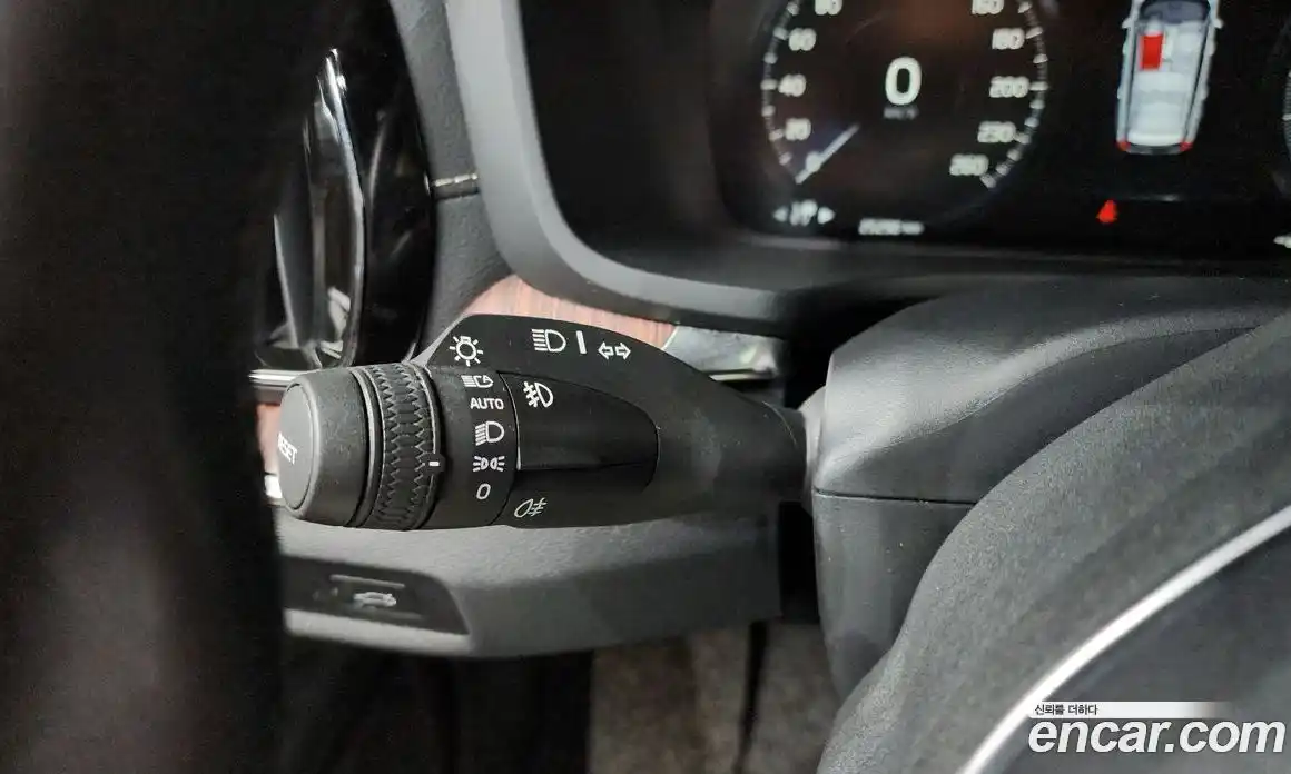Volvo V60 2021 2.0 автомат (гидро), фото 33