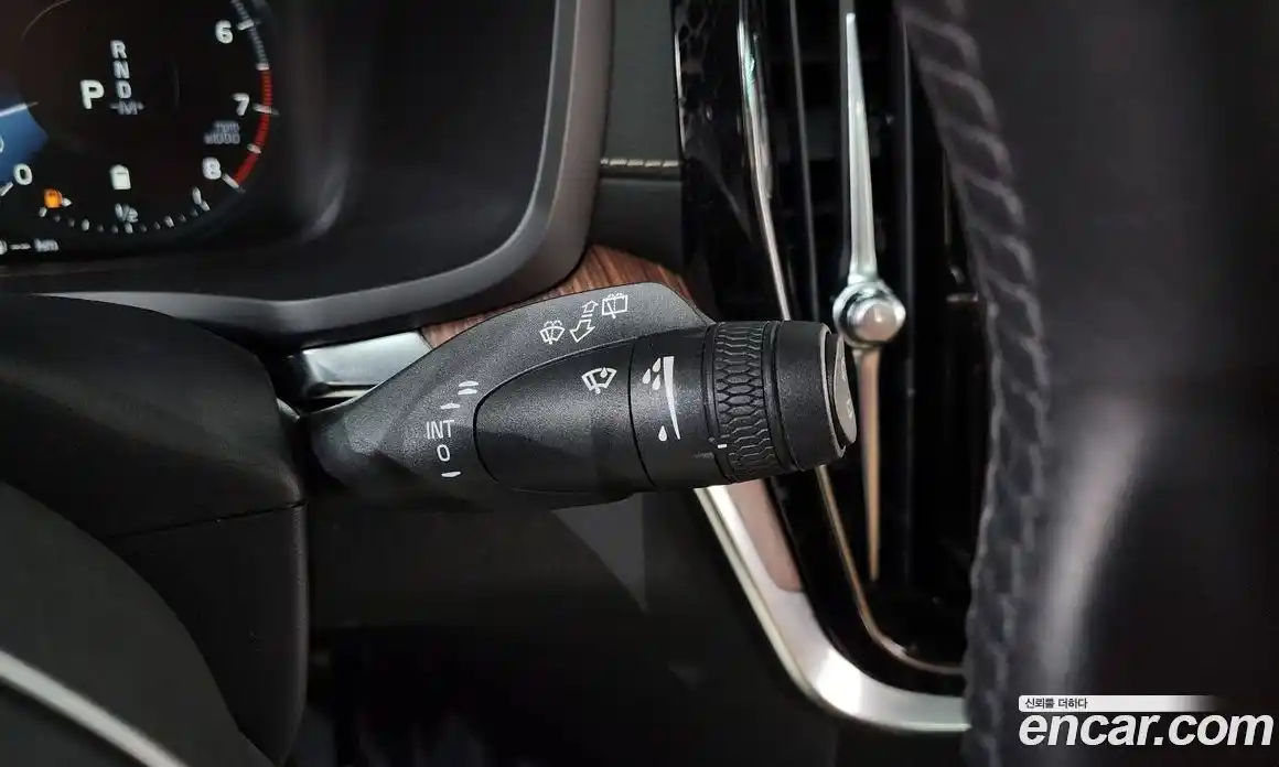 Volvo V60 2021 2.0 автомат (гидро), фото 35
