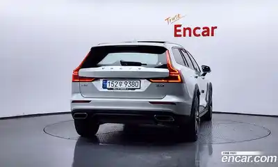 Volvo V60 2021 2.0 автомат (гидро), миниатюра 4