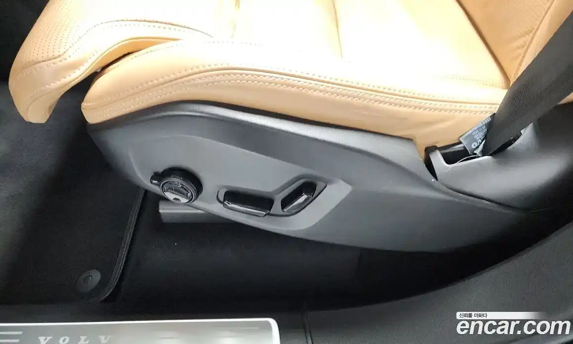 Volvo XC90 2021 2.0 автомат (гидро), фото 32