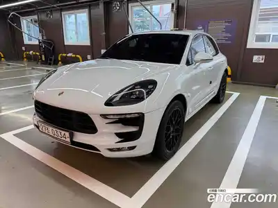 Porsche Macan, 2016, 64 000 км