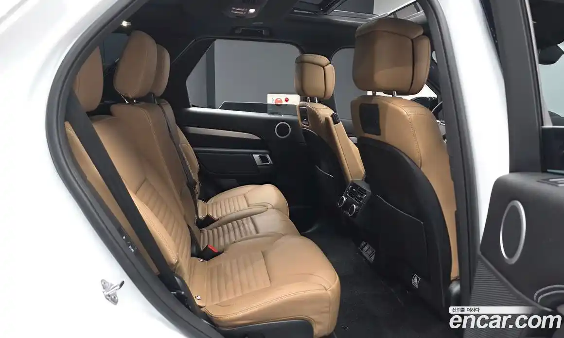 Land Rover Discovery 2024 3.0 автомат (гидро), фото 12