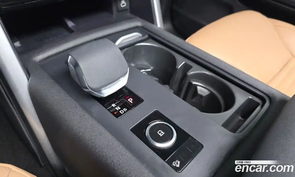 Land Rover Discovery 2024 3.0 автомат (гидро), фото 9