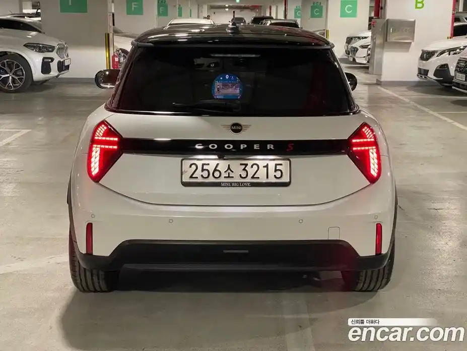 Mini Cooper 2024 2.0 автомат (гидро), фото 4