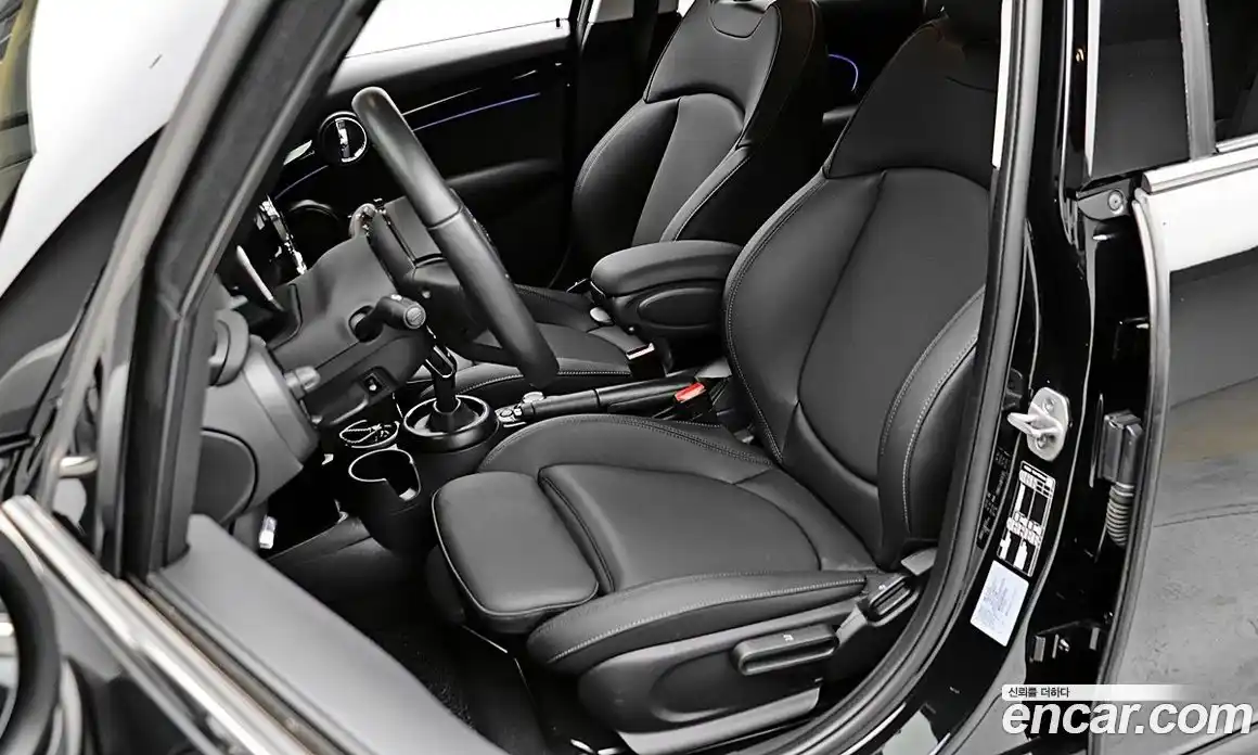 Mini Cooper 2024 1.5 автомат (гидро), фото 8