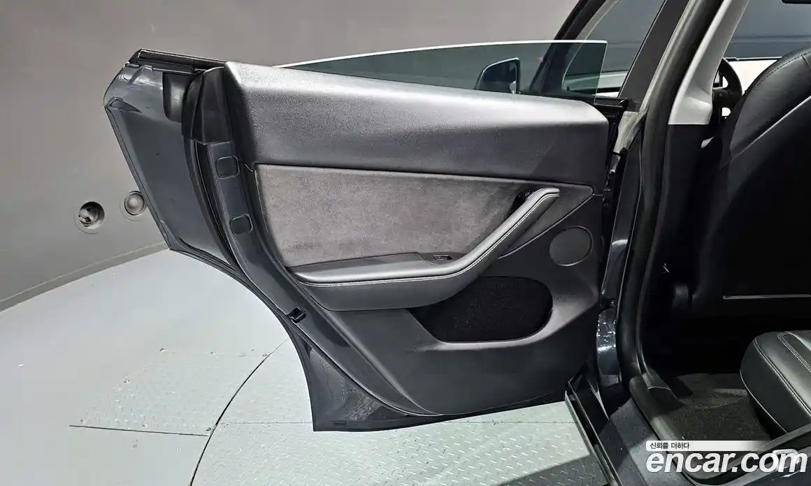 Tesla Model Y 2023 0.2 гидро, фото 15
