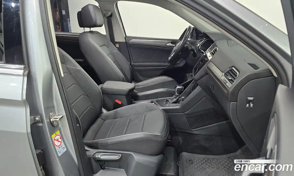 Volkswagen Tiguan 2022 2.0 автомат (гидро), фото 11
