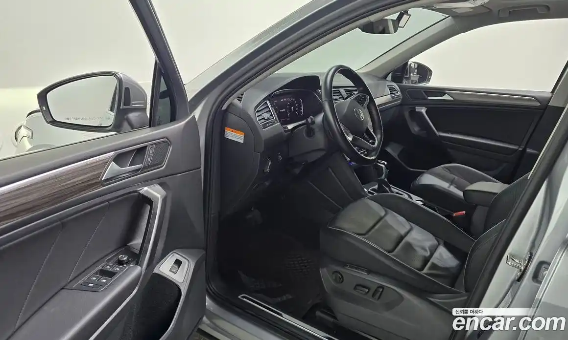 Volkswagen Tiguan 2022 2.0 автомат (гидро), фото 10