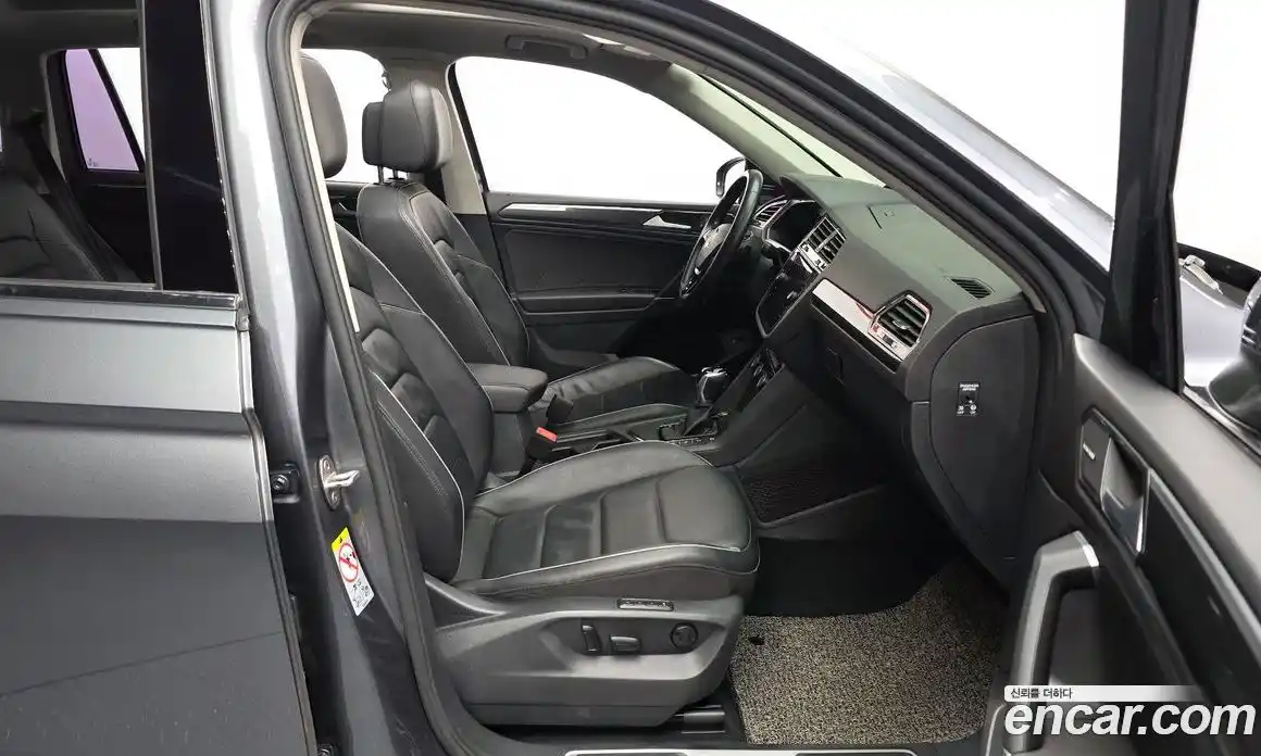 Volkswagen Tiguan 2018 2.0 автомат (гидро), фото 11