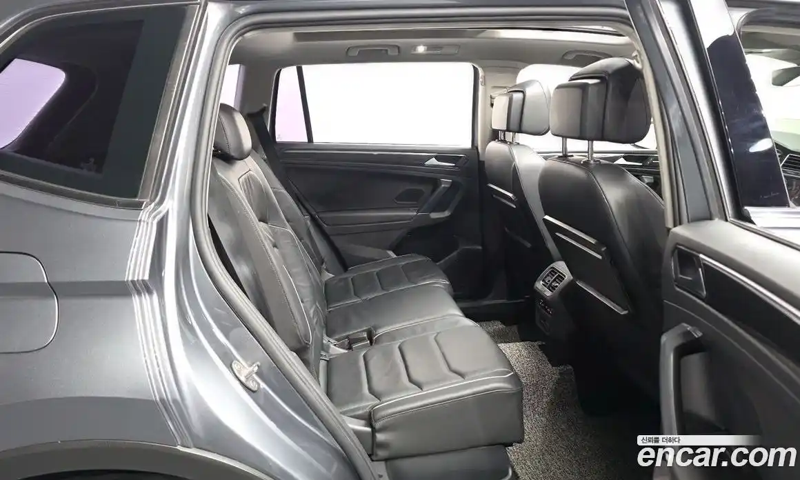Volkswagen Tiguan 2018 2.0 автомат (гидро), фото 12