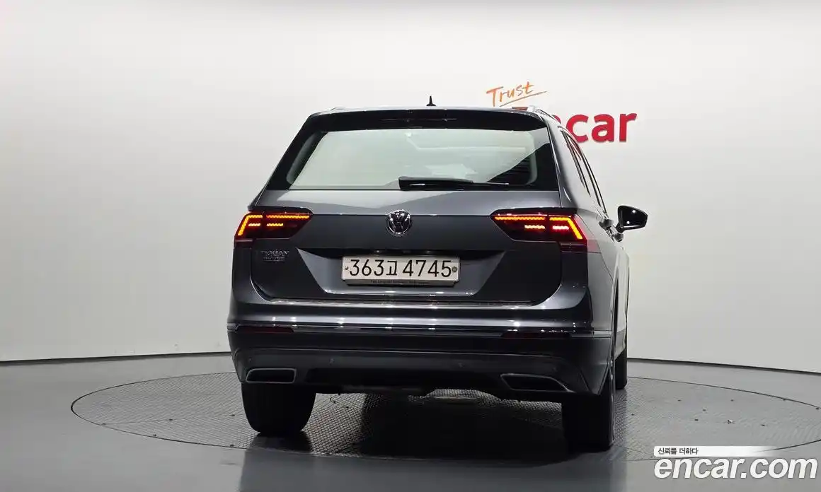 Volkswagen Tiguan 2018 2.0 автомат (гидро), фото 4