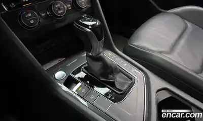Volkswagen Tiguan 2018 2.0 автомат (гидро), миниатюра 9