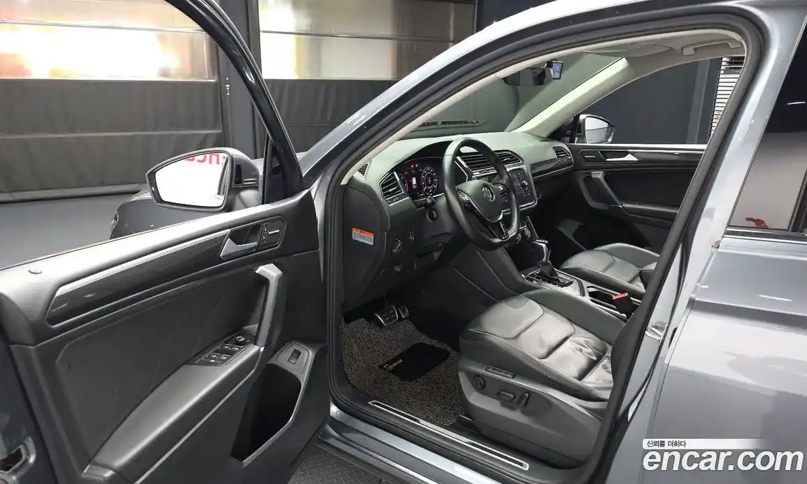 Volkswagen Tiguan 2018 2.0 автомат (гидро), фото 10