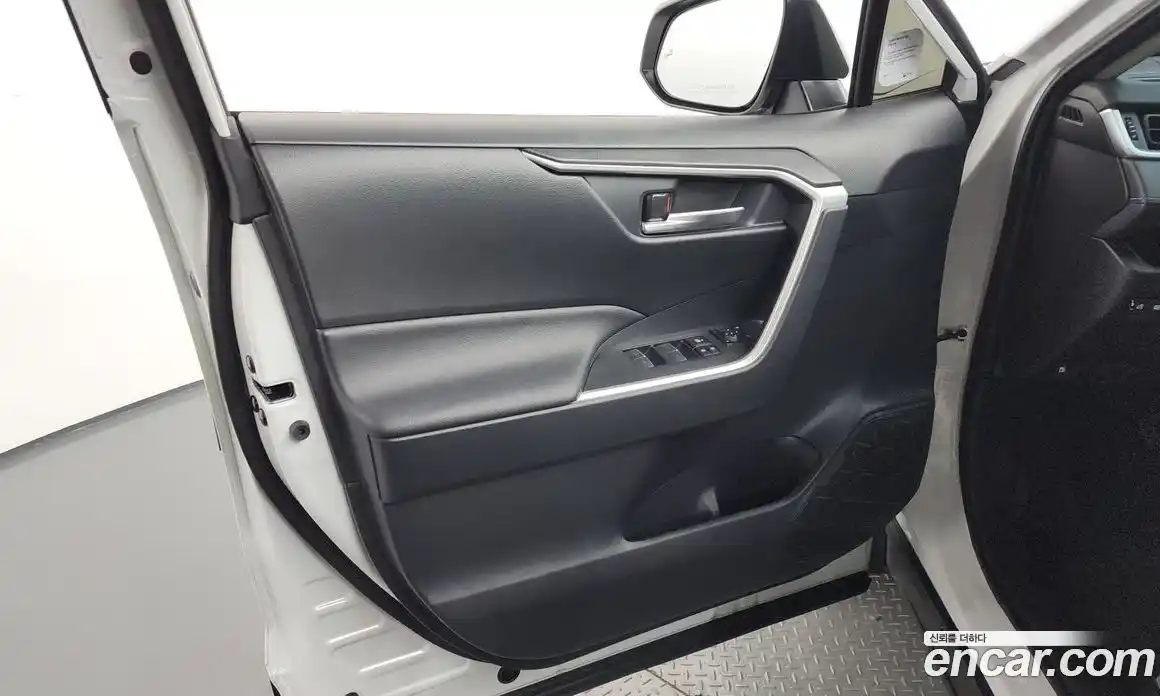 Toyota RAV4 2024 2.5 гидро, фото 14
