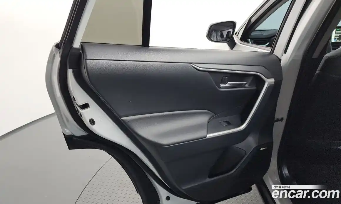 Toyota RAV4 2024 2.5 гидро, фото 15