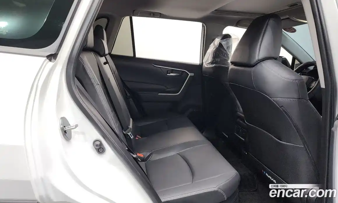 Toyota RAV4 2024 2.5 гидро, фото 26