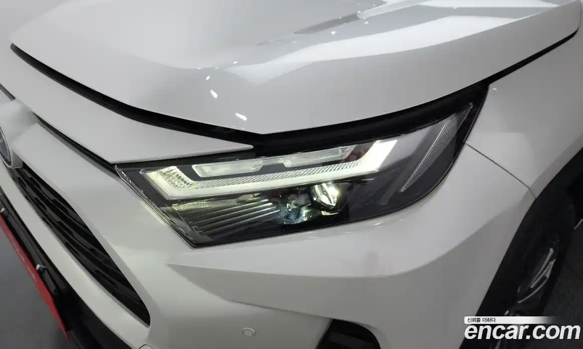 Toyota RAV4 2024 2.5 гидро, фото 8