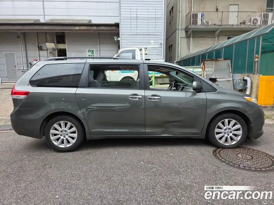 Toyota Sienna 2012 3.5 гидро, фото 5