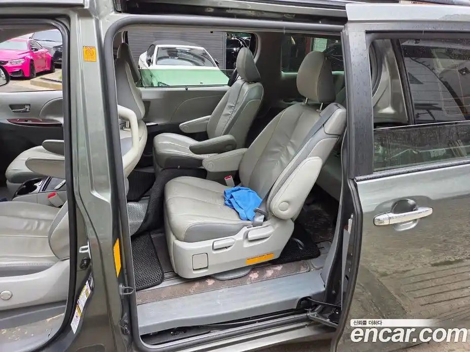 Toyota Sienna 2012 3.5 гидро, фото 7