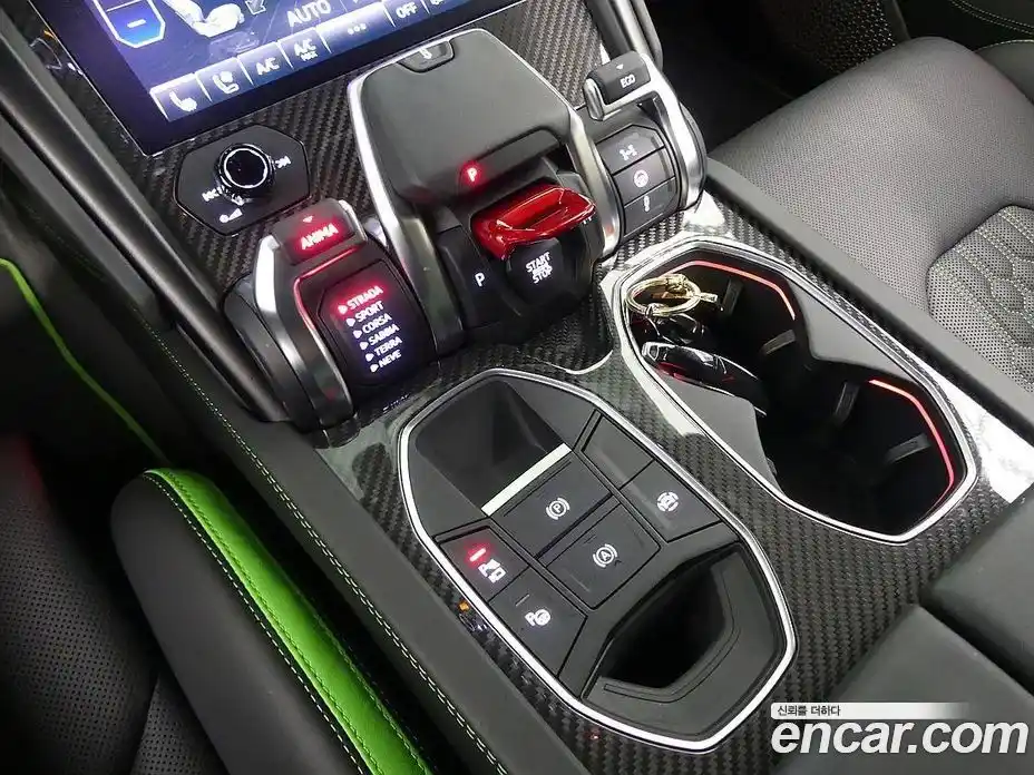 Lamborghini Urus 2024 4.0 гидро, фото 9
