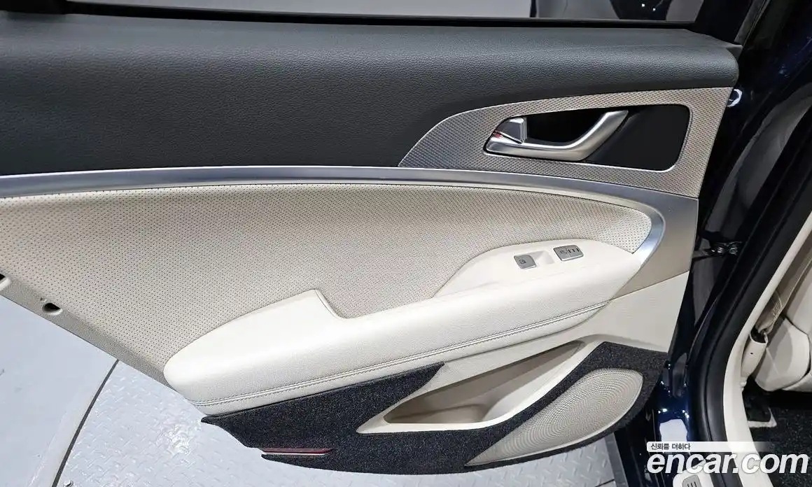 Genesis G70 2020 2.0 автомат (гидро), фото 15