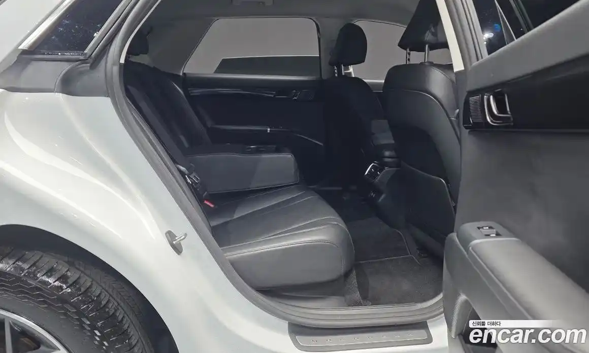Hyundai Grandeur 2023 2.5 автомат (гидро), фото 12
