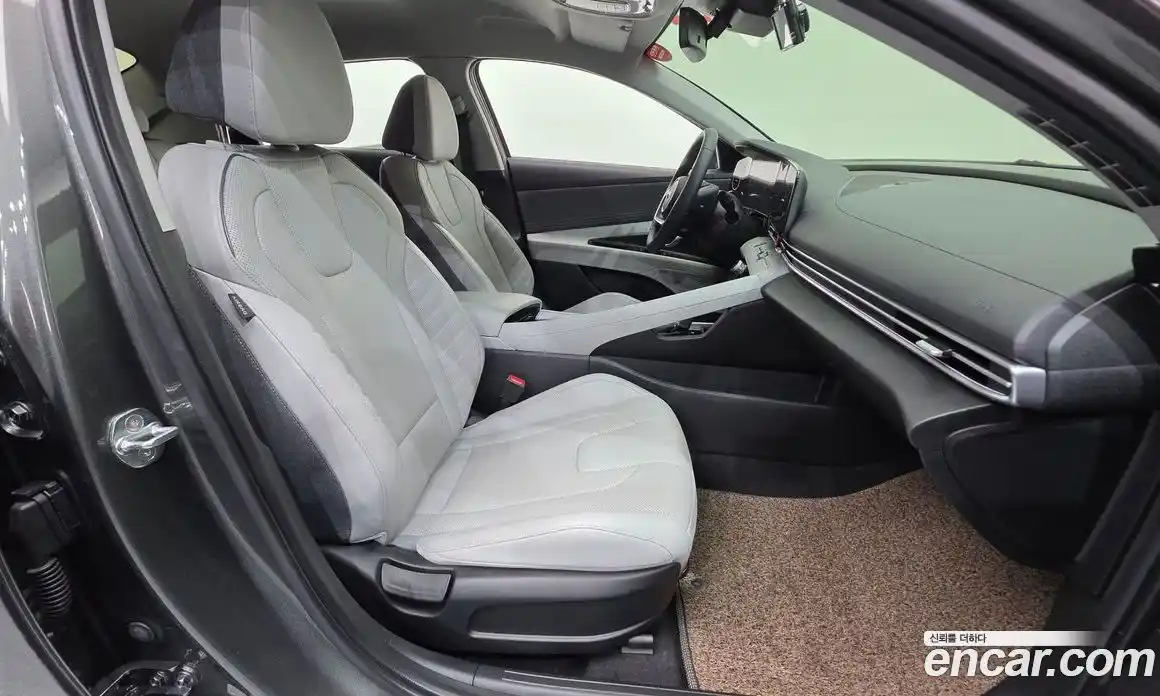 Hyundai Avante 2021 1.6 автомат (гидро), фото 10