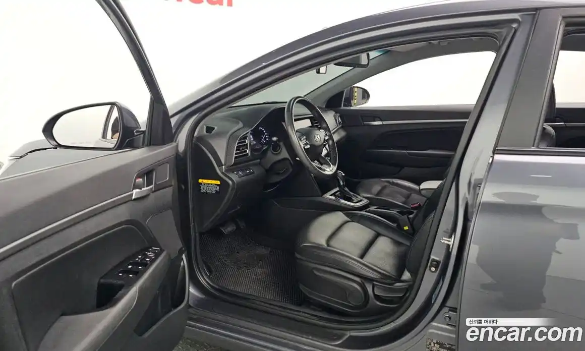 Hyundai Avante 2019 1.6 автомат (гидро), фото 13