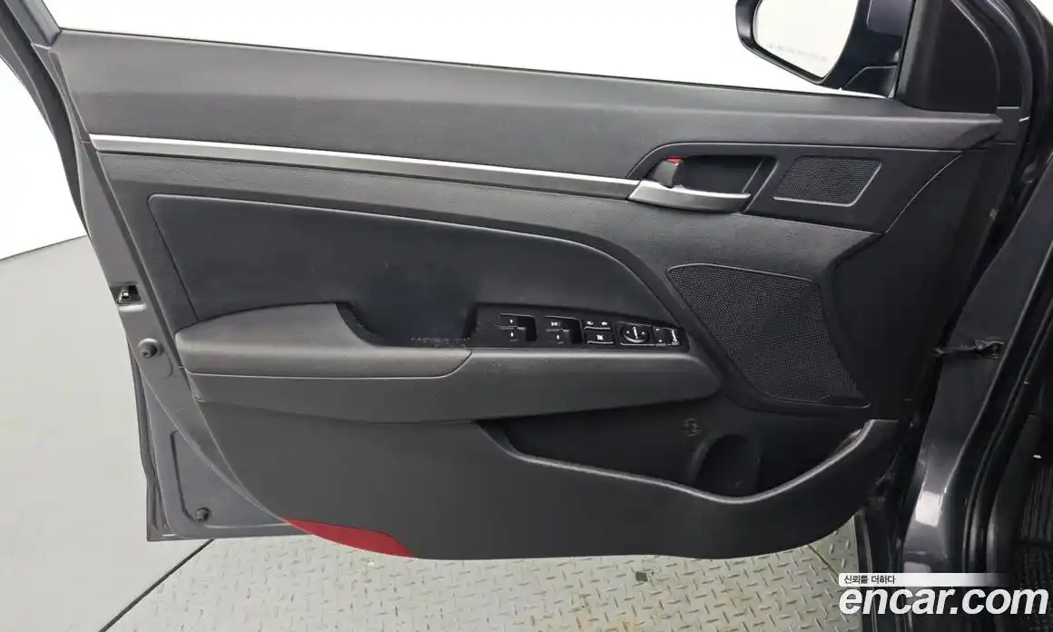 Hyundai Avante 2019 1.6 автомат (гидро), фото 14