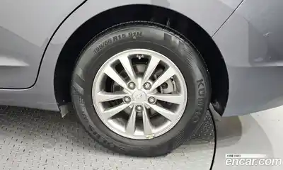 Hyundai Avante 2019 1.6 автомат (гидро), миниатюра 7