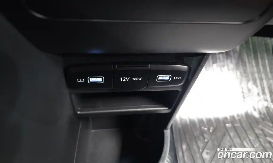 Hyundai Staria 2021 2.2 автомат (гидро), фото 18