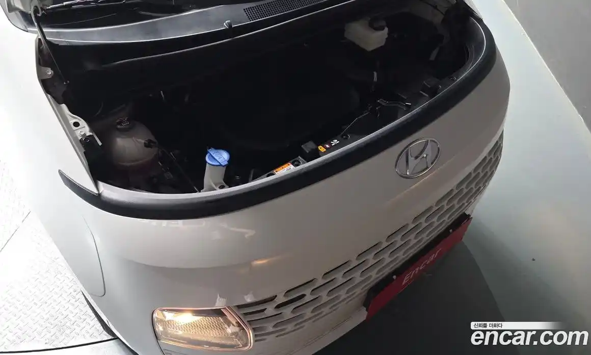 Hyundai Staria 2021 2.2 автомат (гидро), фото 6