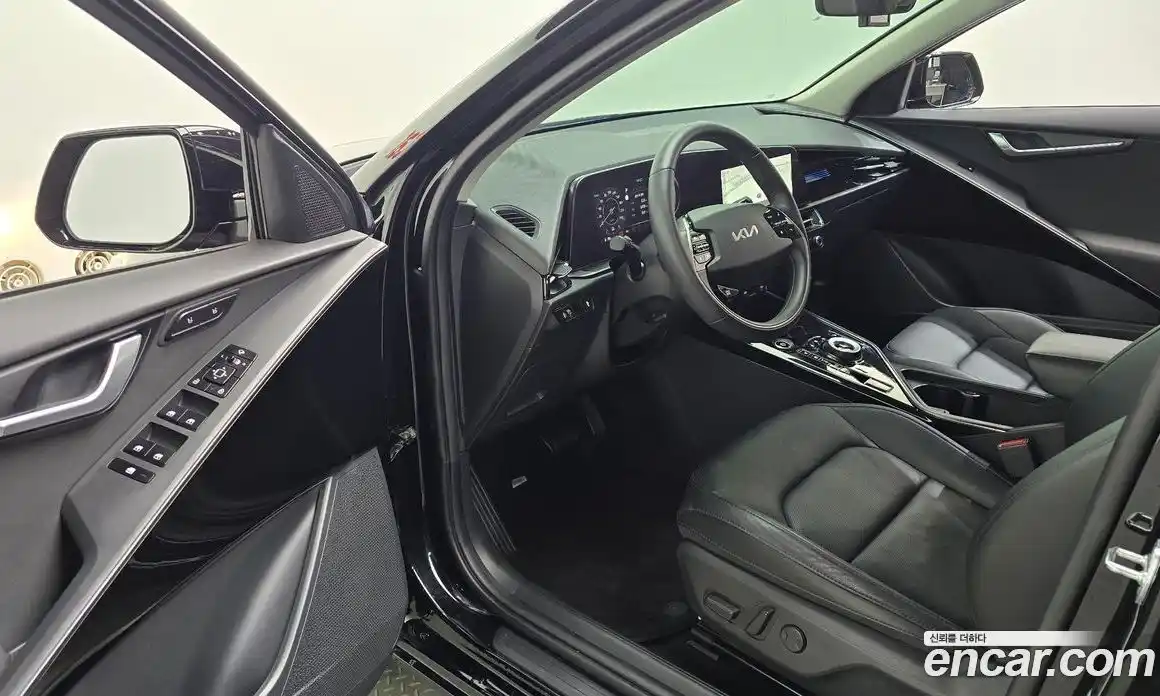 Kia Niro 2023 0.2 автомат (гидро), фото 13
