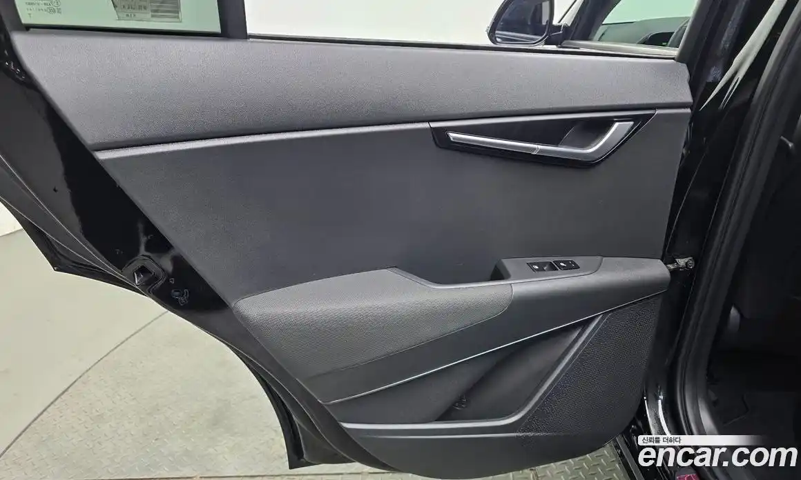 Kia Niro 2023 0.2 автомат (гидро), фото 15