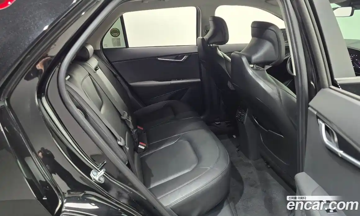 Kia Niro 2023 0.2 автомат (гидро), фото 17