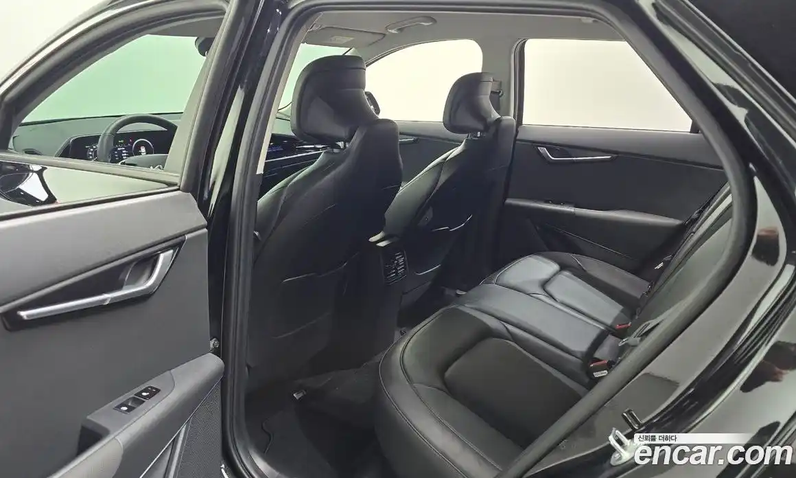 Kia Niro 2023 0.2 автомат (гидро), фото 18
