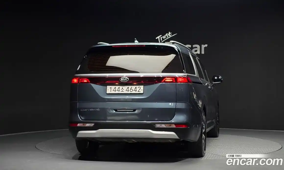 Kia Carnival 2021 2.2 автомат (гидро), фото 4