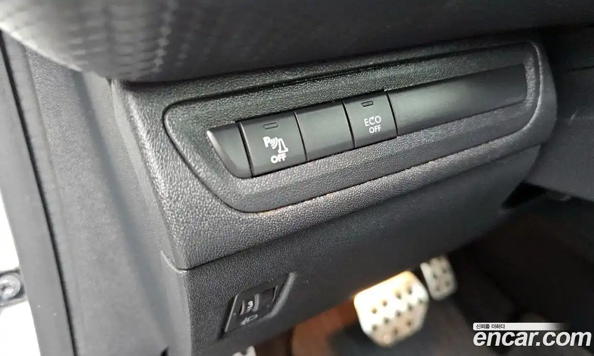 Peugeot 2008 2018 1.6 автомат (гидро), фото 27
