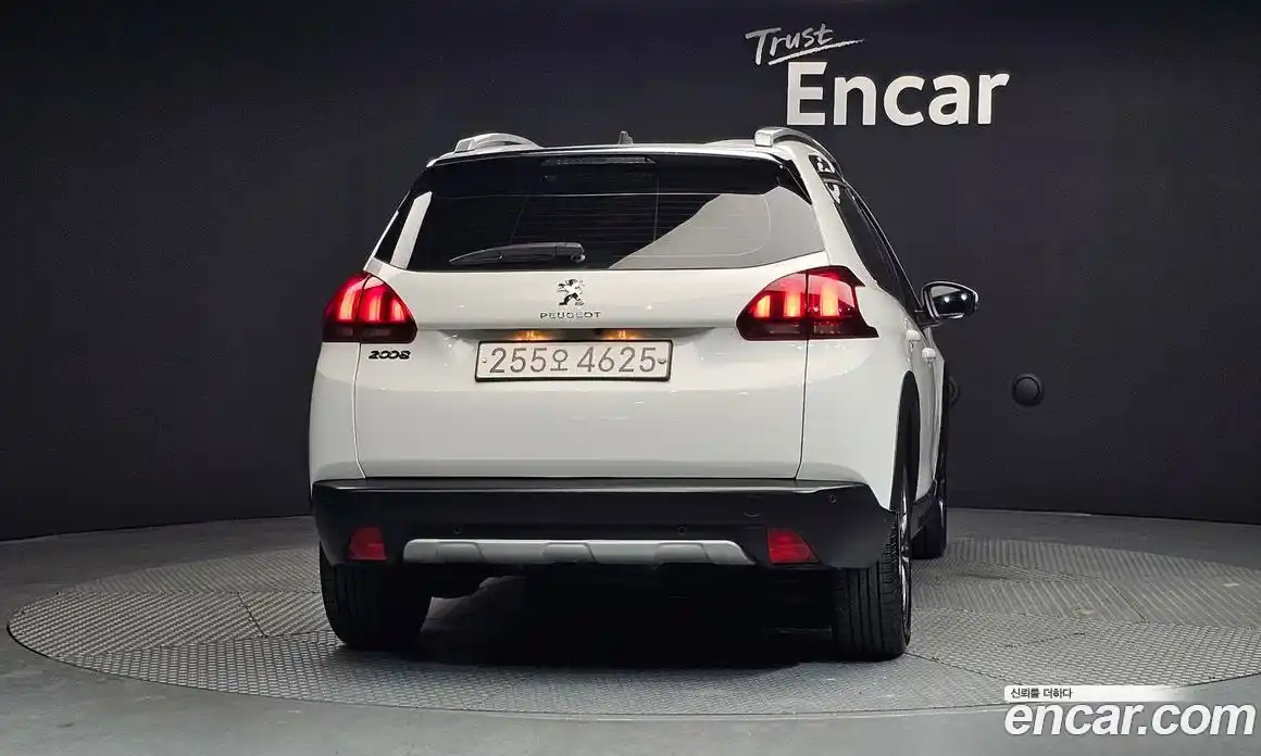 Peugeot 2008 2018 1.6 автомат (гидро), фото 4