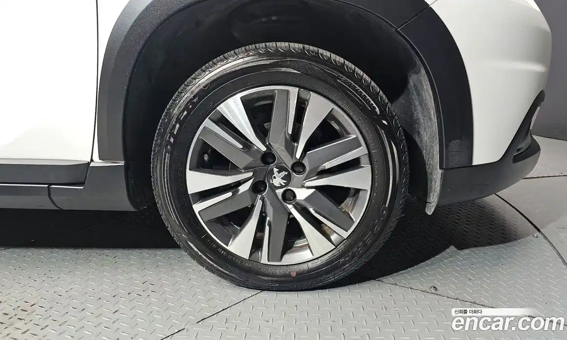 Peugeot 2008 2018 1.6 автомат (гидро), фото 7