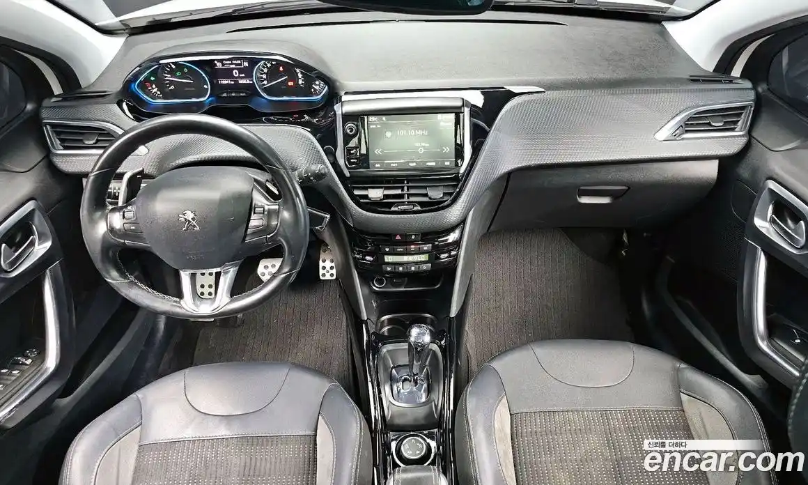 Peugeot 2008 2018 1.6 автомат (гидро), фото 10