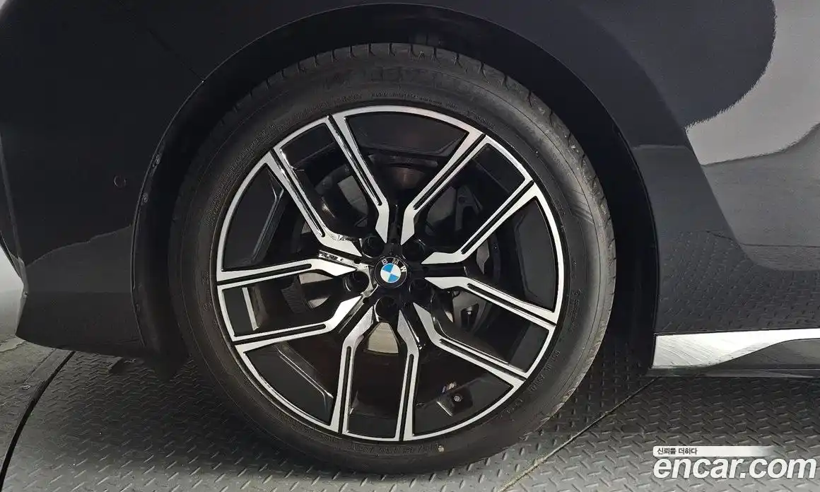 BMW 7 серия 2025 3.0 автомат (гидро), фото 5