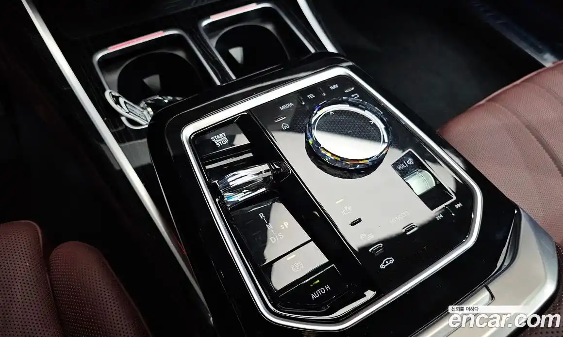 BMW 7 серия 2025 3.0 автомат (гидро), фото 9