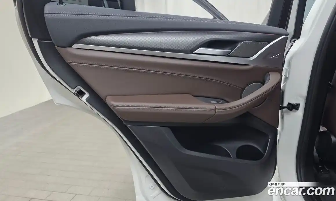 BMW X4 2025 2.0 автомат (гидро), фото 15