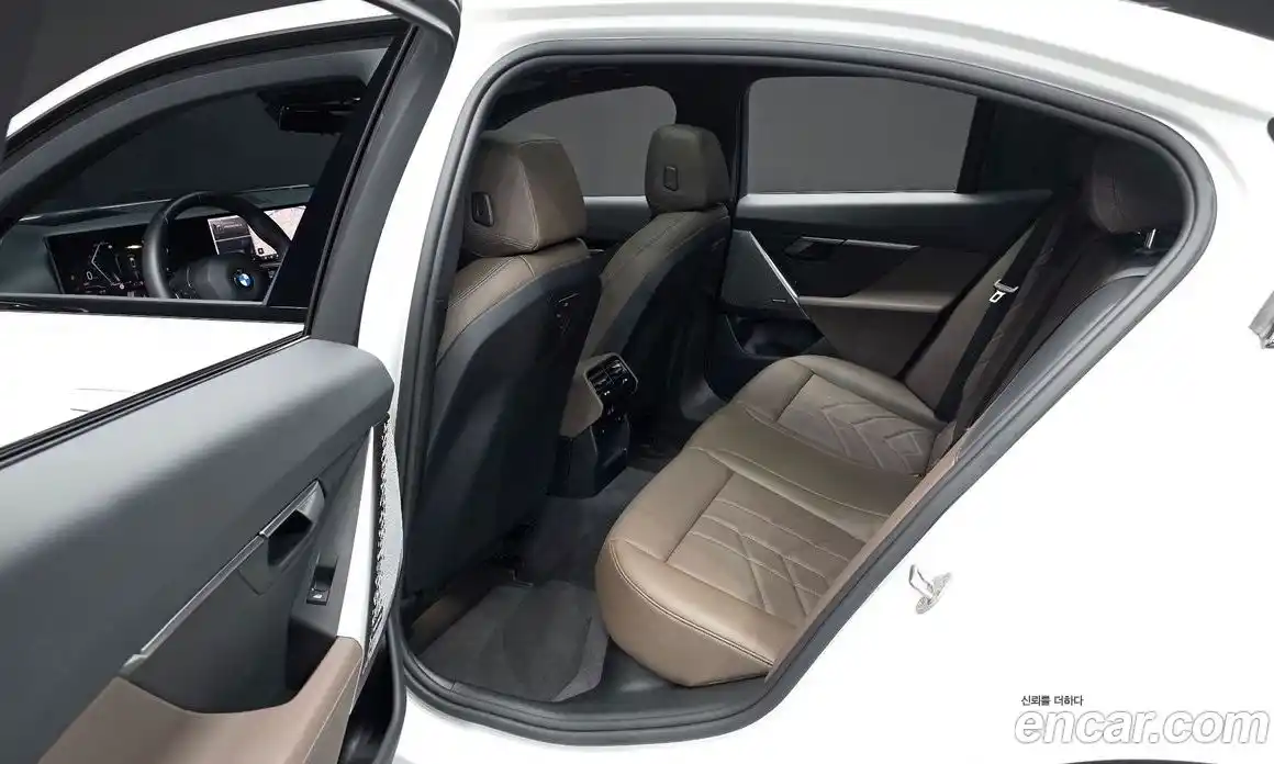 BMW 5 серия 2023 2.0 автомат (гидро), фото 18