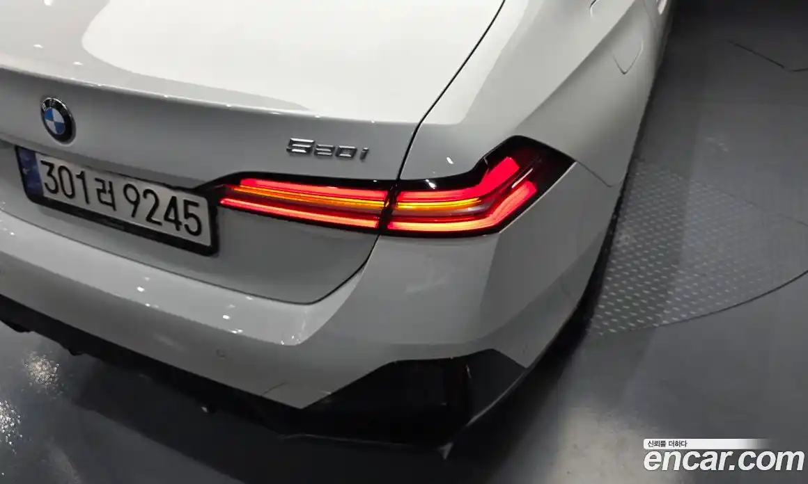 BMW 5 серия 2023 2.0 автомат (гидро), фото 9