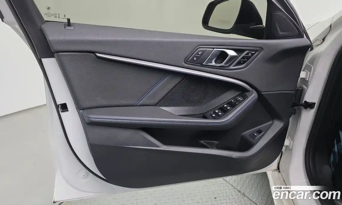 BMW 1 серия 2023 2.0 автомат (гидро), фото 14