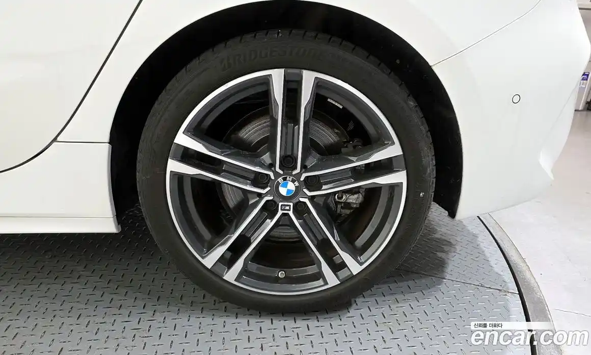 BMW 1 серия 2023 2.0 автомат (гидро), фото 7