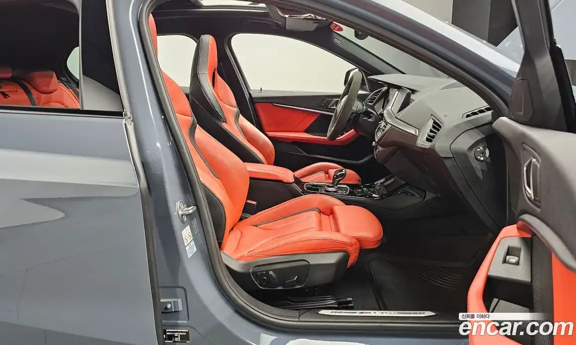 BMW 1 серия 2023 2.0 автомат (гидро), фото 16